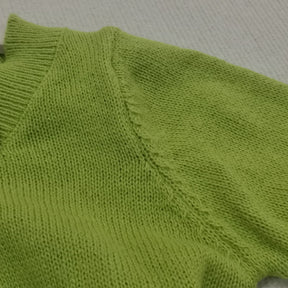 HerbstTrend® - Grüner einfarbiger Pullover mit V-Ausschnitt